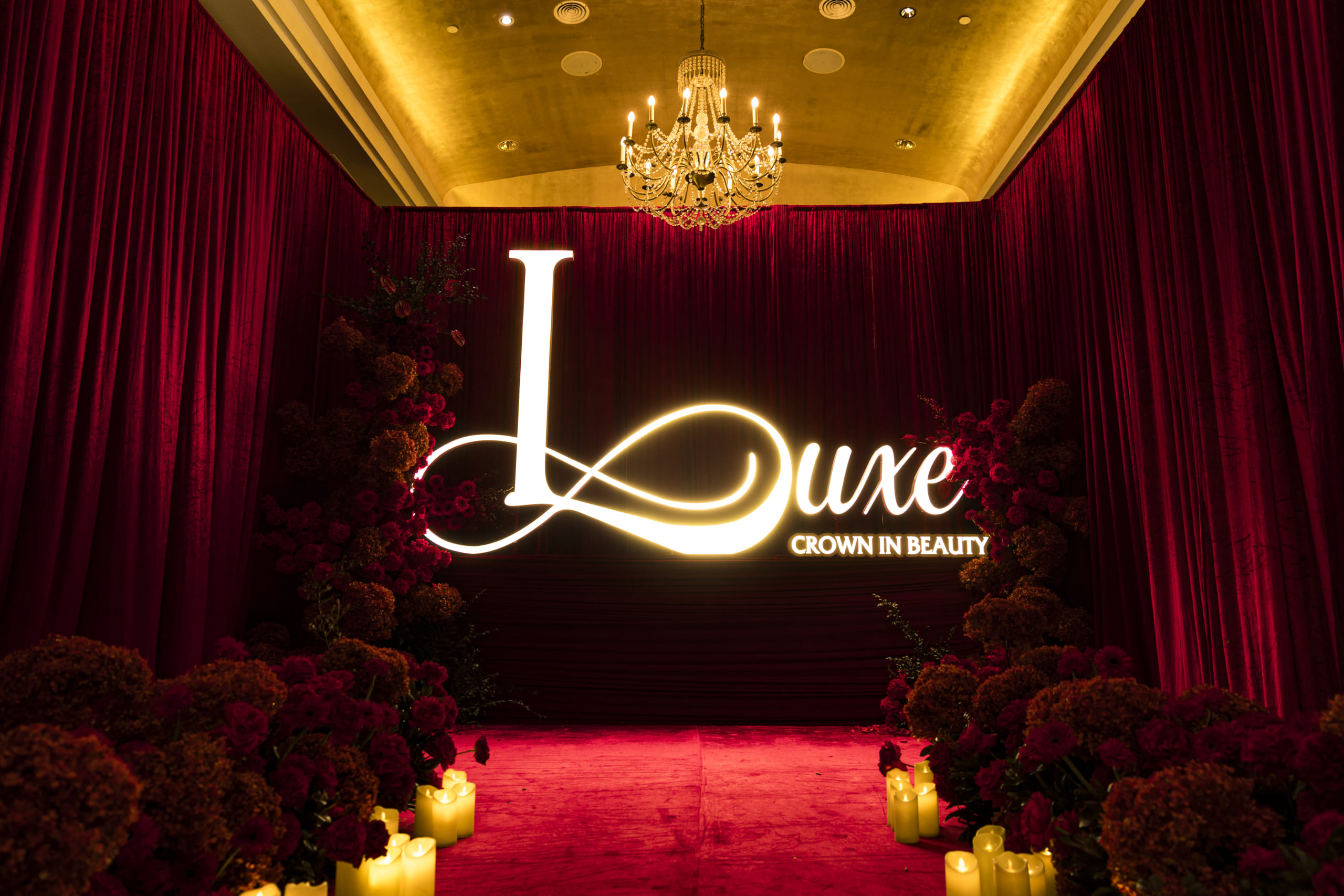 DẠ TIỆC TRI ÂN LUXE – CROWN IN BEAUTY – KHOẢNH KHẮC RỰC RỠ